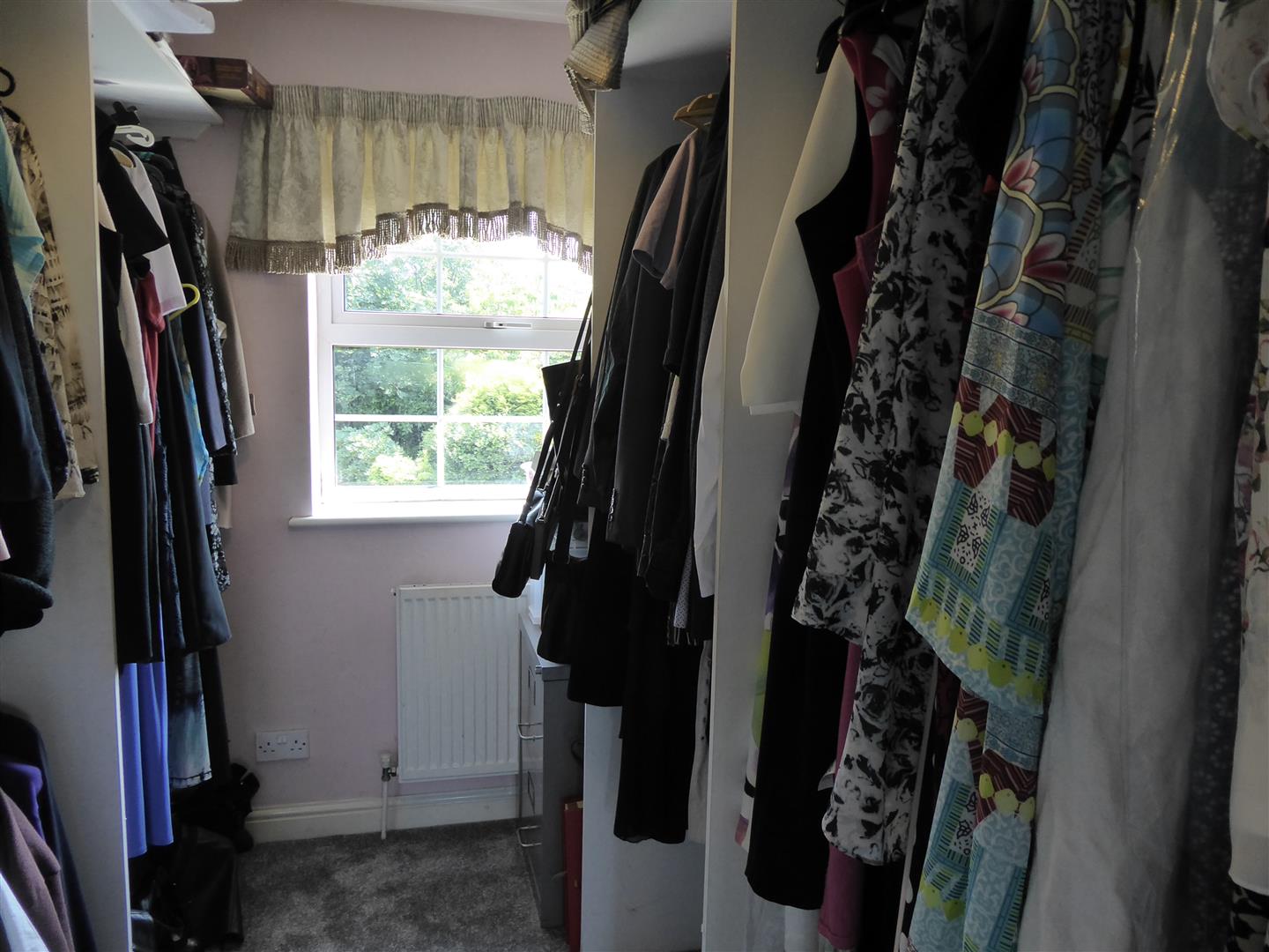 DRESSING ROOM